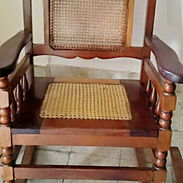 VENDO 2 SILLONES DE MADERA BARNIZADOS, DE USO PERO EN MUY BUEN ESTADO, 60USD CADA UNO. - Img 57049450