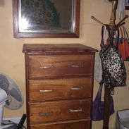 Se vende gavetero de cedro con espejo - Img 57266609