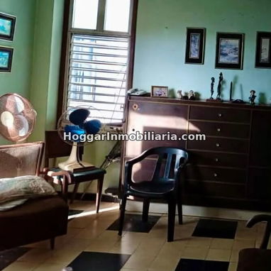 GG-173. ¡APARTAMENTO CAPITALISTA EN EL VEDADO DE 1 CUARTO AMPLIO CON TERRAZA Y GARAJE PARA MOTO! - 3/10