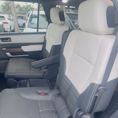 Toyota Sequoia SR5 i-force Max 2024 v6 - 4/10