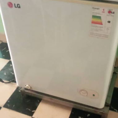 Se vende nevera LG, no enfria, al parecer tiene salidero, la maquina se probo y esta buena... - 3/4