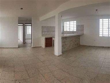 Vendo casa independiente en Playa Ampliación con todo dentro Almendares 2 plantas 4/4 2baños capitalist - Img 65037760