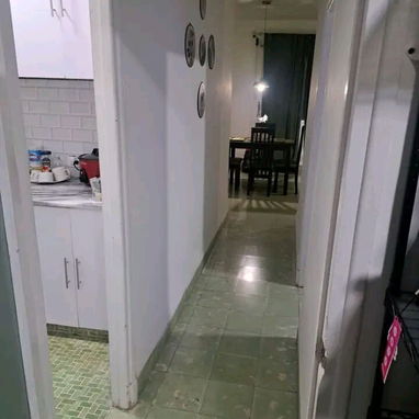APARTAMENTO EN ALTOS 4TO PISO CERCA  DE  15 Y 17 VEDADO  🪟 CON BALCON  VISTA 🪟 AL MAR 🌊 - Img 120211903