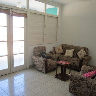 SE ALQUILA APARTAMENTO A ESTUDIANTES EXTRANJEROS. Oferta especial 13 jun al 3 julio - Img 107531596