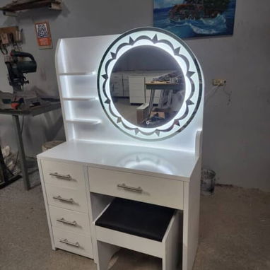 Mesa de maquillaje - Img 122698357