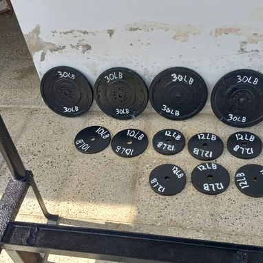 SE VENDEN ARTICULOS DE GIM ( DISCOS , BARRAS , MANCUERNAS , BANCO CON SU ESPALDAR - Img 125442238