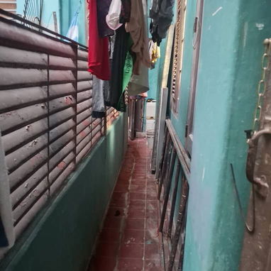 Venta de apartamento en Centro Habana                      *CARACTERÍSTICAS*  * Edificio de 2 apartamentos * Entra el ag - 5/7