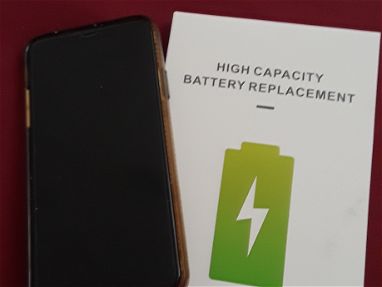 Iphone 11Pro Max, como nuevo, 2 cargadores, cover, batería libre 60, además batería nueva de repuesto, sellada - Img main-image-45843754