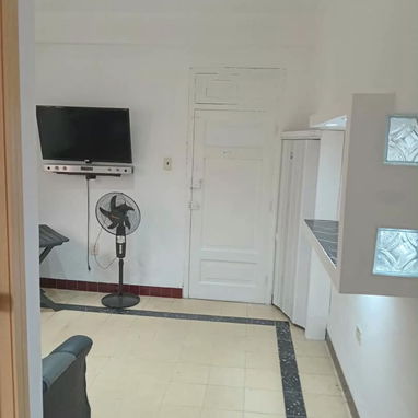 Se renta apartamento muy cerca de la Universidad de la Habana - 3/9