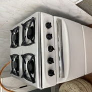 Cocina con horno marca imput, 60 usd las fotos hablan por si solas, esta impecable - Img 55137491