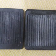 2 GUARDAPOLVOS NUEVOS PARA AUTOS. 1000 CUP LA PAREJA. CADA UNO MIDE 21 X 23 CMS. - Img 55857063