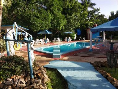 Deliciosa piscina en Boyeros.  Llama AK 54817102 - Img main-image