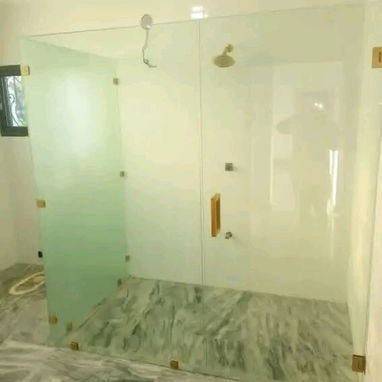 MARQUETERÍA EN ALUMINIO Y CRISTALES - 2/10
