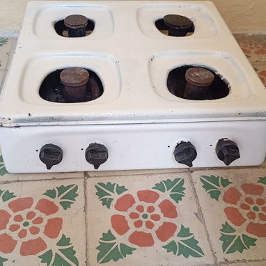 Se vende cocina con horno de gas  y cocina de 4 fogones - Img 123055918