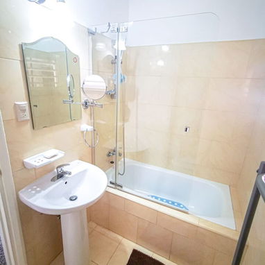 Se renta centrico apartamento en Vedado, La Habana, Cuba - Img 126336714