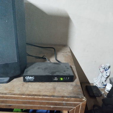Televisor y cajita - Img 122948576