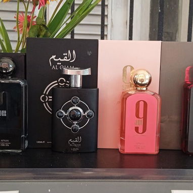 Perfumes - 3/4