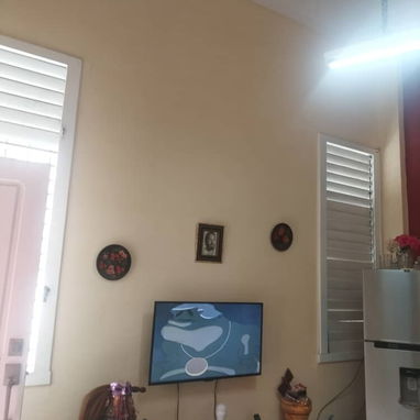 CASA EN VENTA A MEDIA CUADRA DE AYESTARÁN - 5/10