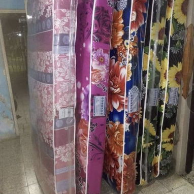 Camas de tubo y colchones listos para entregar hasta la puerta de su casa. - 2/10