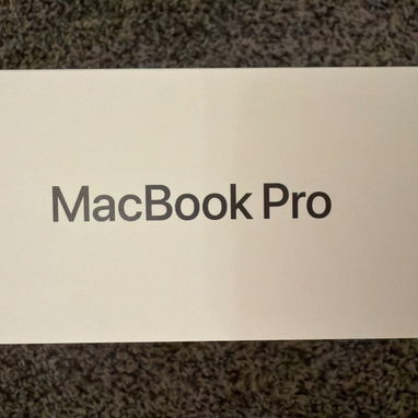 Apple MacBook Pro 2026 14” M5 Pro - 2/4
