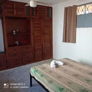 SE VENDE APARTAMENTO EN CENTRO HABANA,EN NEPTUNO Y SAN FRANCISCO, 4/4,3 BAÑOS,1ER PISO,23 MIL CON AJUSTE. - Img 55208879