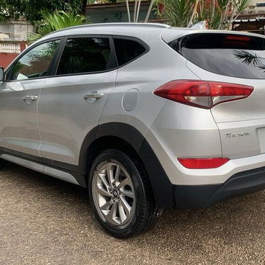 Vendo hyundai tucson 2018 - 2000cc gasolina 63000 millas - Img 110653129
