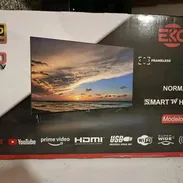 TV EKO de 43 pulgadas con cajita interna y soporte para la pared - Img 58277125