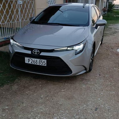 Vendo negocio Toyota Corolla 2025 con 18,000 km - Img 112936305