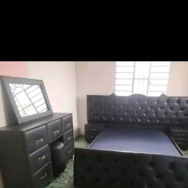 Calidad y estilo para tu hogar: camas y cómodas con espejo a precios que te encantarán..listas para entregar - Img 123051395