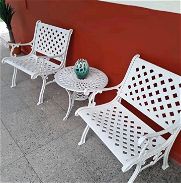 Butacas y sillas con mesa de centro o de bar - Img 45702297