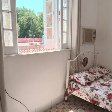 RENTA LINEAL EN PLAYA CON VENTILADORES Y LÁMPARAS RECARGABLES - 4/10