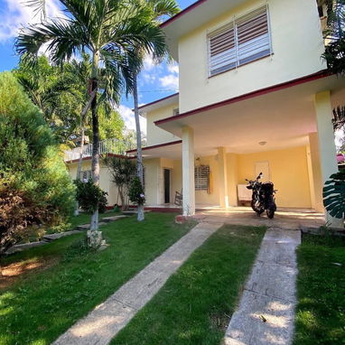 Propiedad Duplex en el reparto residencial Atabey municipio playa - Img 122860594