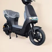 Moto gris precio:1250$ nueva Moto verde precio:5050$ nueva - Img 55742821