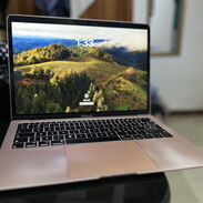 MacBook Air 2019, dorada, 13 pulgadas - Img 45619807