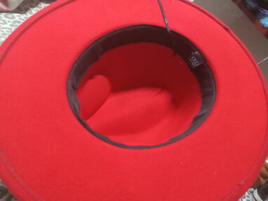 Sombrero rojo americano nuevo - Img 63368796