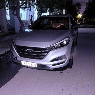 Vendo o negocio, Hyundai Tucson, 2017, con el motor 0 km reparado en Cuba - Img 113835501