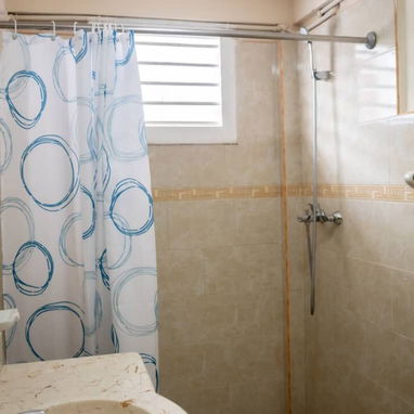Vendo apart de 1 habitación en Plaza por Tulipan y Boyeros - 8/10