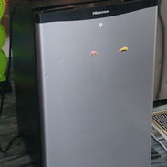 Vendo minibar como nuevo en perfectas condionesse utiliza como frío 100 usd - Img 57662378