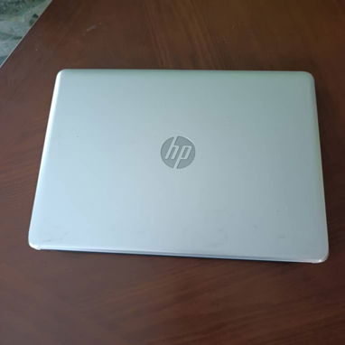 Laptop Hp 14-bs016la BATERÍA NUEVA i5 7ma 12GB RAM 1TB Disco duro. Gráficos AMD - 4/5