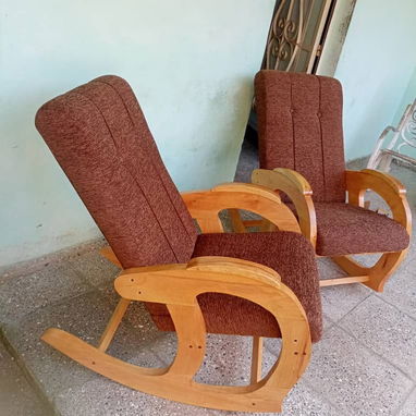 Juego de sala , sillones comadritas y banquetas - Img 120481455