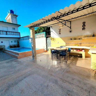 Casa con piscina en Guanabo - Img 114958880