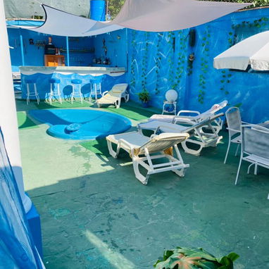 🌿✨ Villa Bella Julieta ✨🌿  Tu refugio colonial en el corazón del Vedado.  5 2596154 - Img 113762835