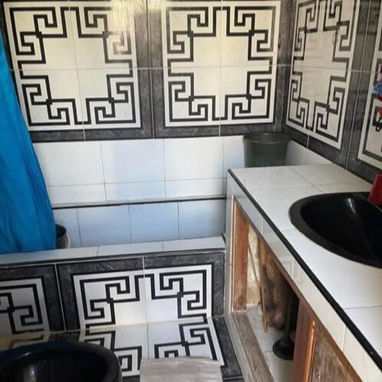 🏡*128_Se vende apto en centro Habana en un Edif Capitalista en un 2do piso*  🗺*Pto de Ref :Cerca del Hospital Ameijeir - 2/10