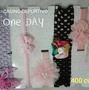Canastilla de uso: baberos, cintillos, frazadita, toallas con gorro, tapita baño, almohadas medianas y otros - Img 50939392