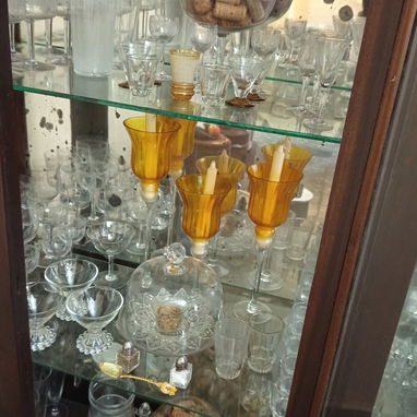 Vitrina Antigua,con juegos de copas - Img 110050194