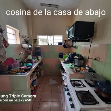 Se vende casa independiente de dos plantas en guanabacoa reparto mañana, ideal para familia grande - Img 123334985