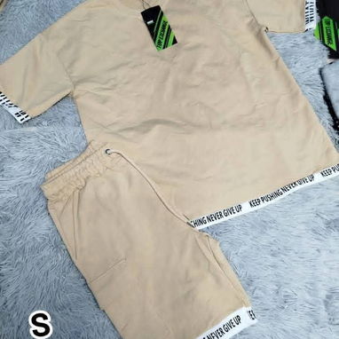 Conjuntos de shorts y pullover Oversize 4 puertas . 15 Usd - Img 115806094