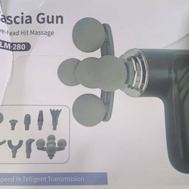 Pistola masajeador portátil para el hogar con 9 cabezales. 25 Usd - 4/4