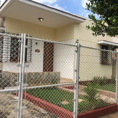 Renta Alojamiento o Negocio Casa independiente Playa 750usd 53582376 - Img 118909096