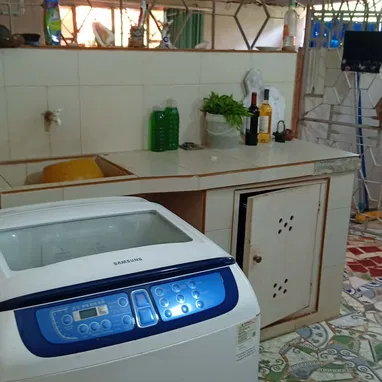 Vendo planta baja en el reparto Camilo Cienfuegos Pastorita 4 habitaciones 2baños y garage - Img 125932753